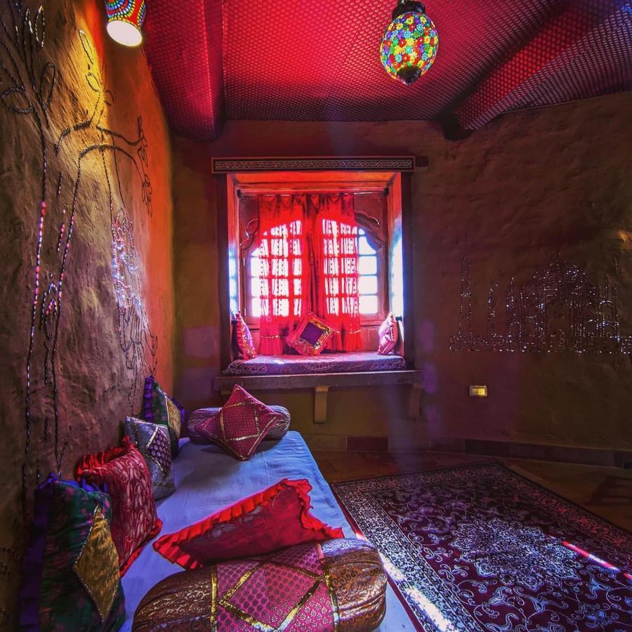 Mud Mirror Guesthouse Jaisalmer Esterno foto