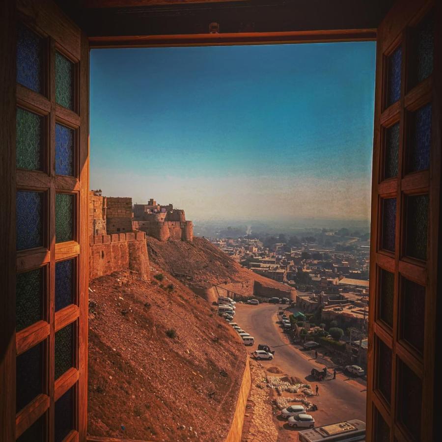 Mud Mirror Guesthouse Jaisalmer Esterno foto