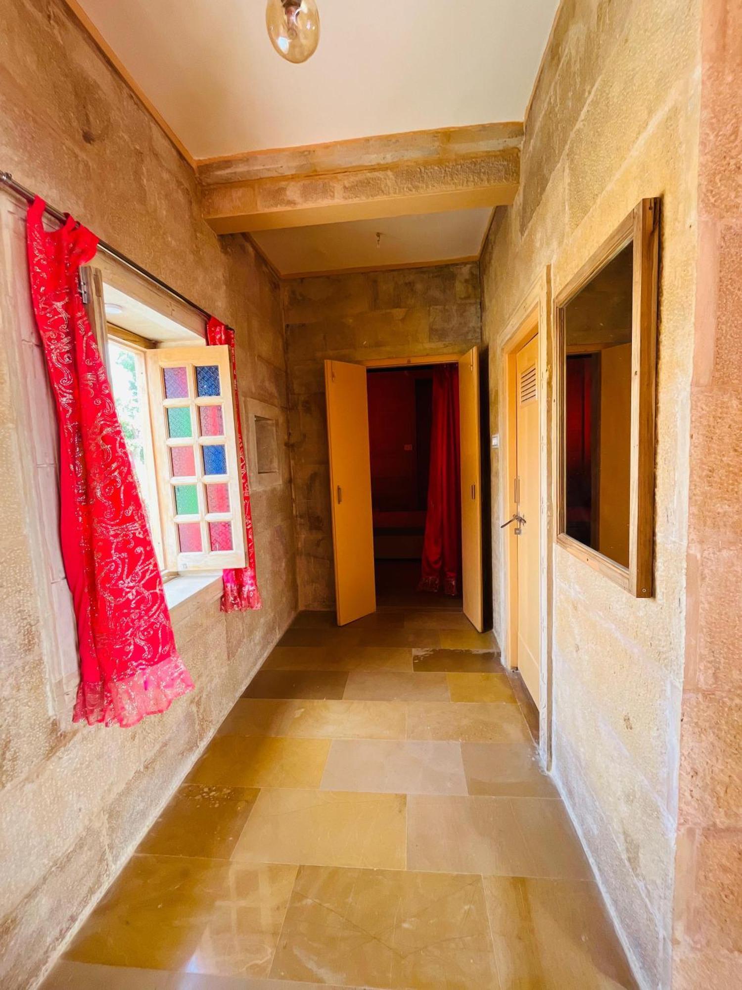 Mud Mirror Guesthouse Jaisalmer Esterno foto