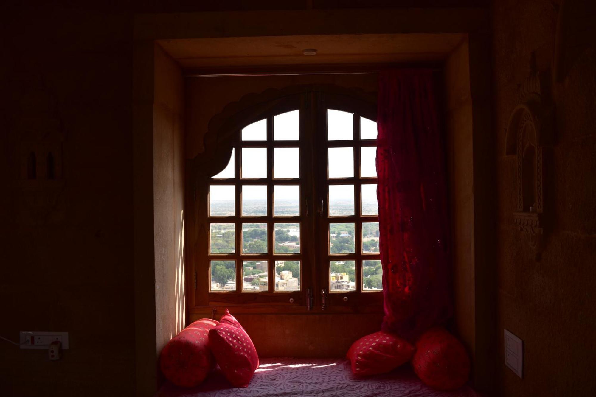 Mud Mirror Guesthouse Jaisalmer Esterno foto