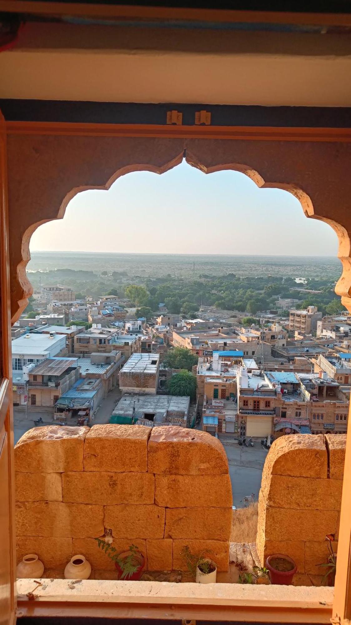 Mud Mirror Guesthouse Jaisalmer Esterno foto