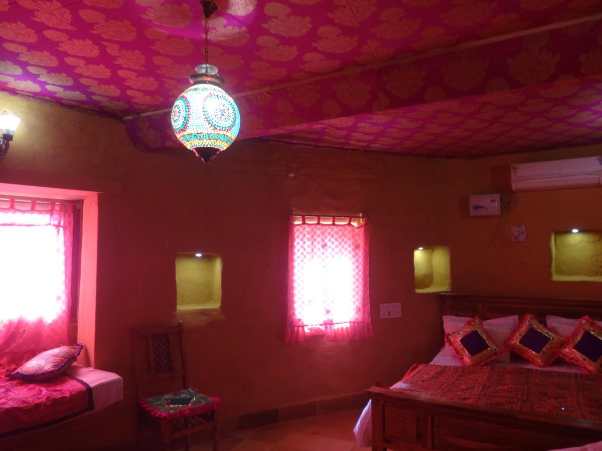 Mud Mirror Guesthouse Jaisalmer Esterno foto