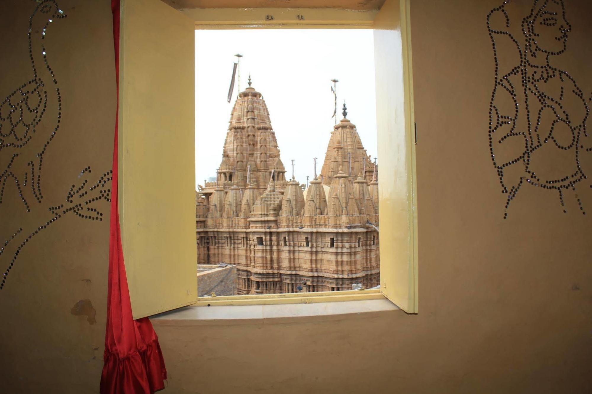 Mud Mirror Guesthouse Jaisalmer Esterno foto