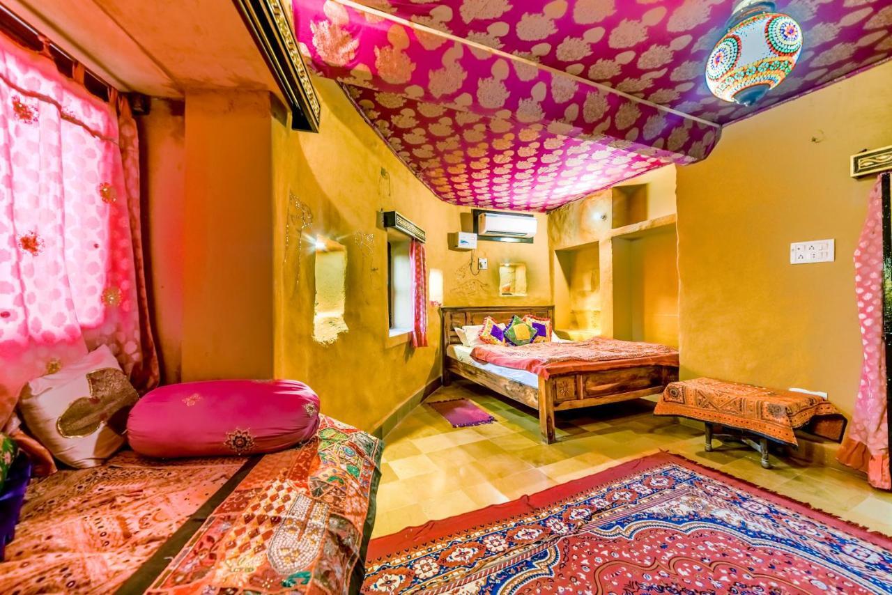 Mud Mirror Guesthouse Jaisalmer Esterno foto